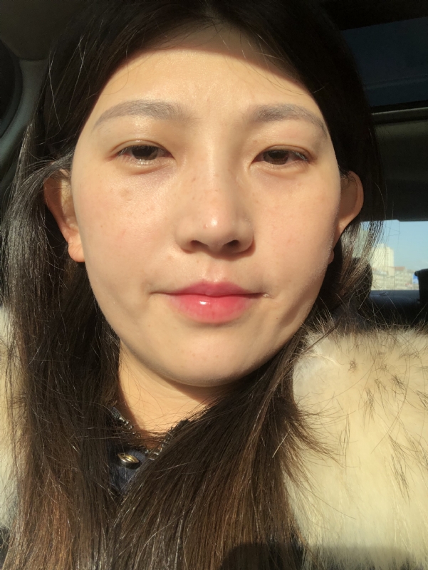 轻闭双眼的第一张照片--辽宁红颜知己交友网